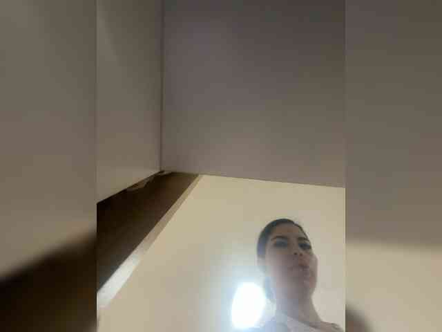 EllaThorne webcam