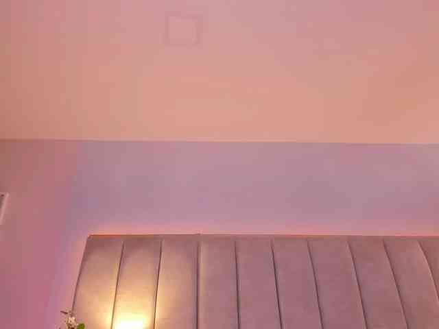 EllaThorne webcam