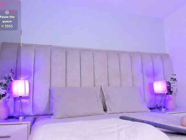 EllaThorne webcam