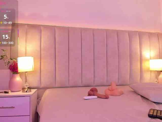 EllaThorne webcam