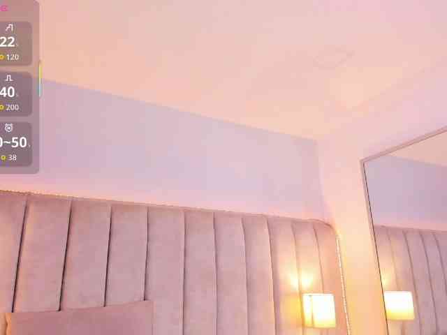 EllaThorne webcam