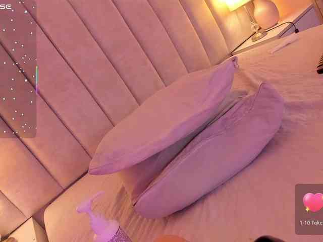 EllaThorne webcam