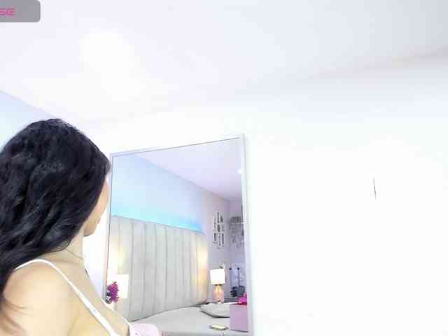 EllaThorne webcam