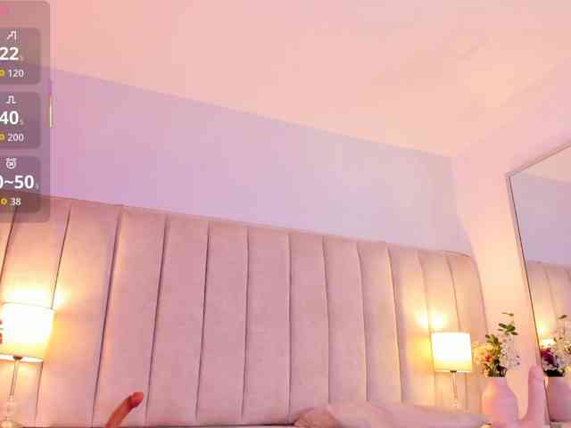 EllaThorne webcam