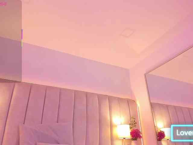 EllaThorne webcam
