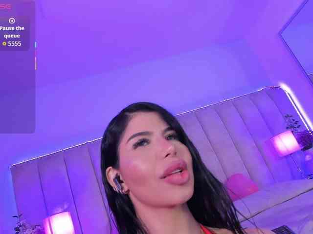 EllaThorne webcam