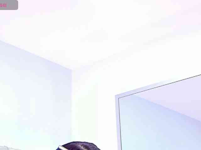 EllaThorne webcam