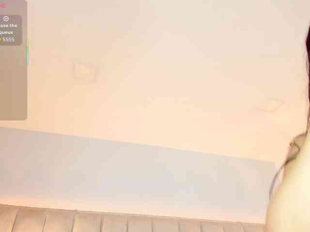 EllaThorne webcam
