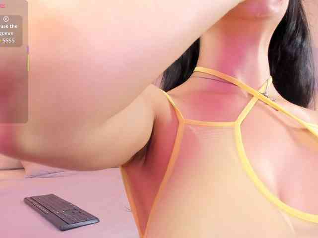 EllaThorne webcam
