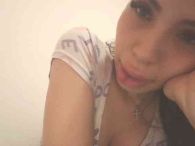 EllaThorne webcam