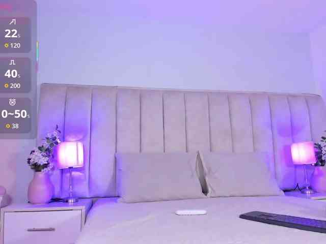 EllaThorne webcam