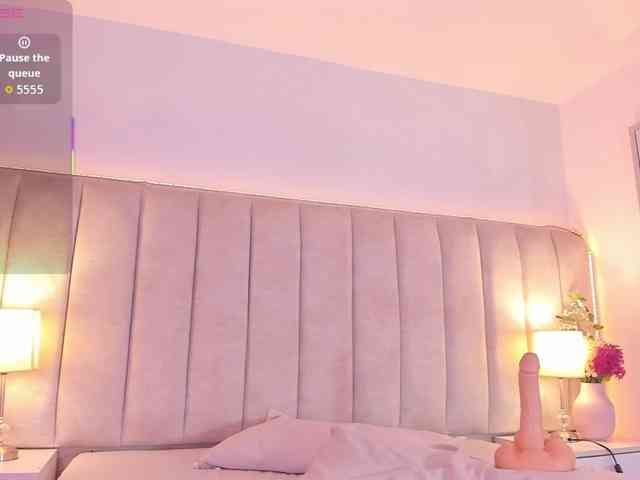 EllaThorne webcam