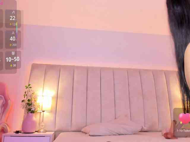 EllaThorne webcam