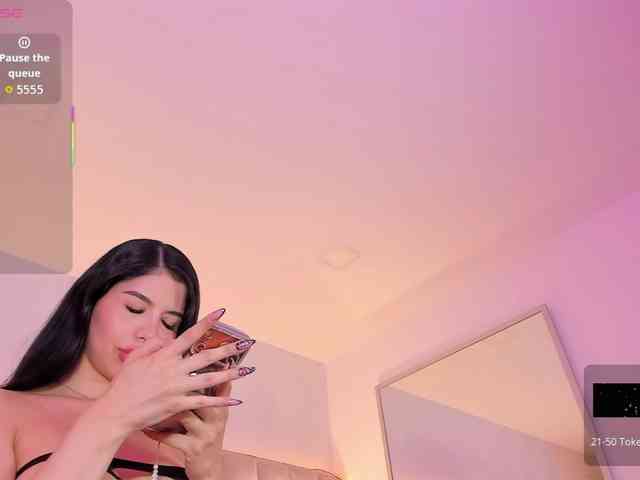 EllaThorne webcam