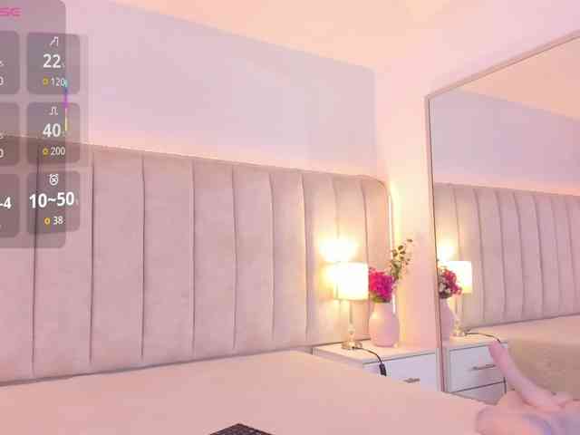 EllaThorne webcam