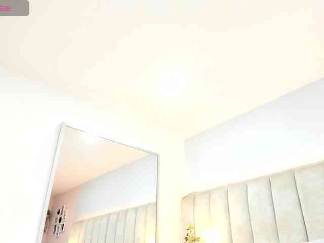 EllaThorne webcam