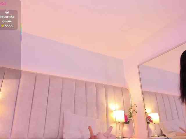 EllaThorne webcam