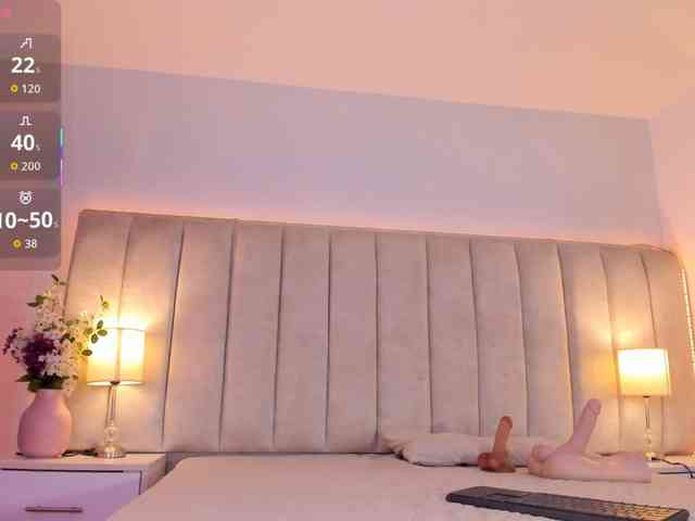 EllaThorne webcam