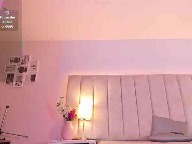 EllaThorne webcam
