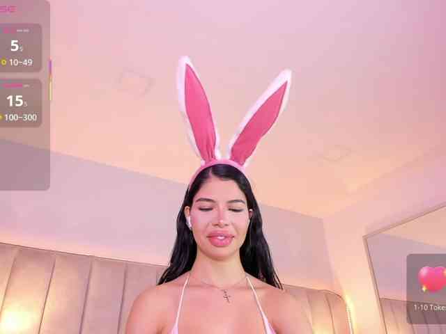 EllaThorne webcam