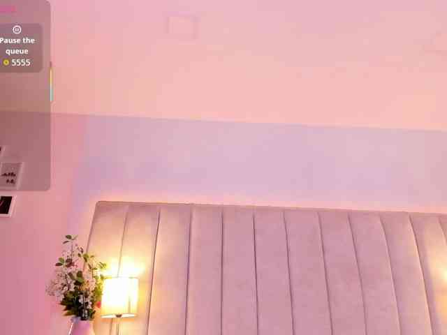 EllaThorne webcam