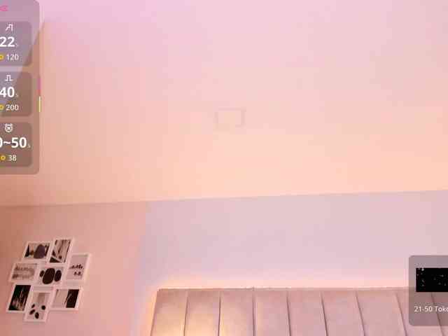 EllaThorne webcam