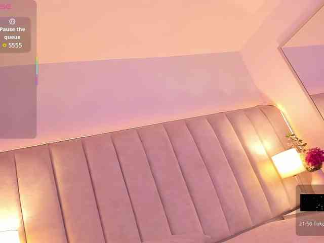 EllaThorne webcam