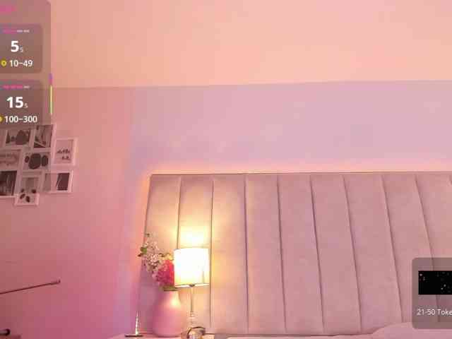 EllaThorne webcam