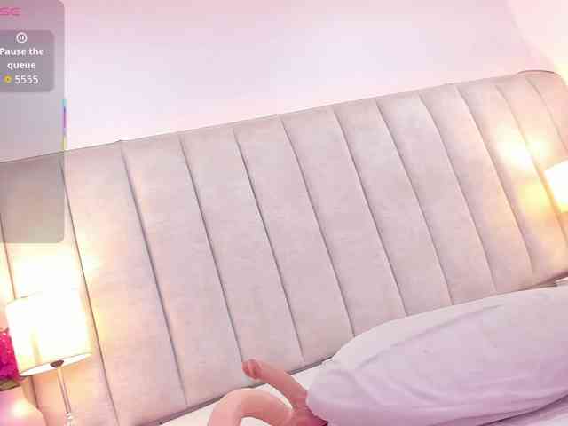 EllaThorne webcam