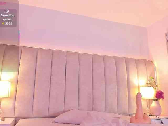 EllaThorne webcam