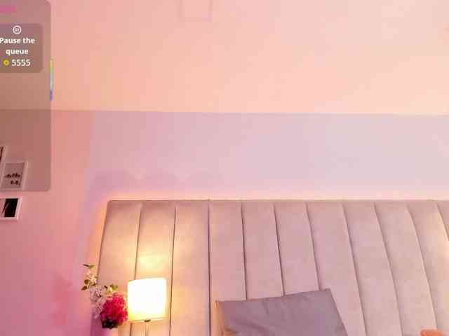 EllaThorne webcam