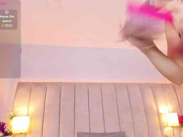EllaThorne webcam