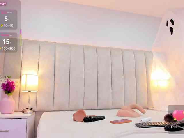 EllaThorne webcam
