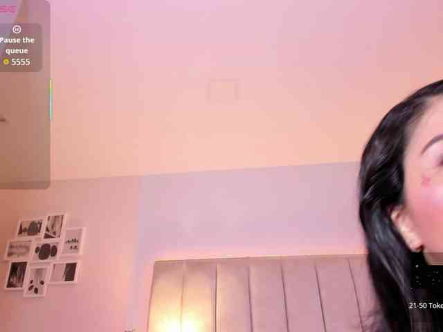 EllaThorne webcam