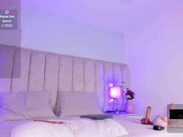 EllaThorne webcam