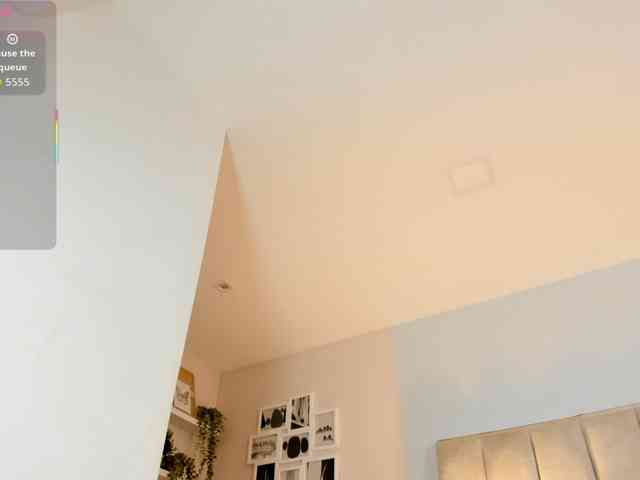 EllaThorne webcam