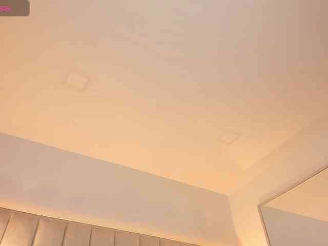EllaThorne webcam