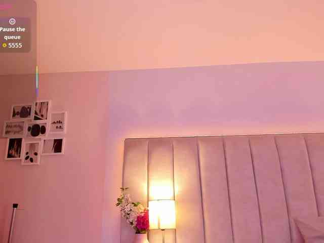 EllaThorne webcam
