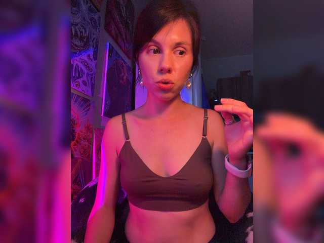 eniigmua live cam on BongaCams