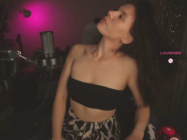 eniigmua, en vivo ahora en BongaCams