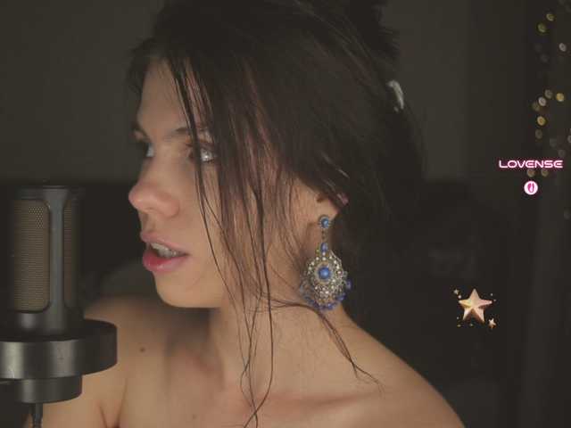 eniigmua live cam on BongaCams