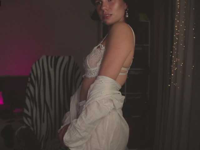 eniigmua live cam on BongaCams