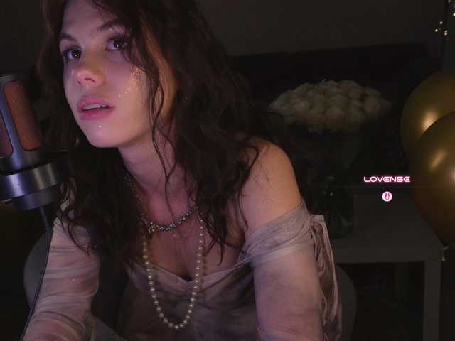 eniigmua live cam on BongaCams