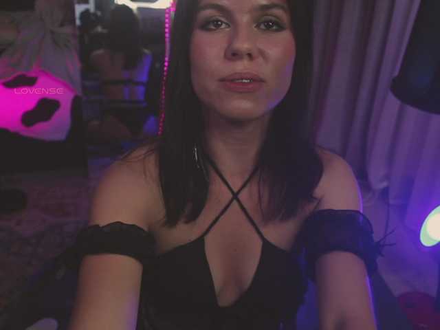 eniigmua live cam on BongaCams