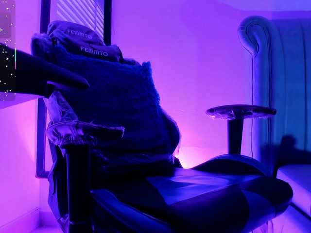 BAD_GIRL — live trans cam