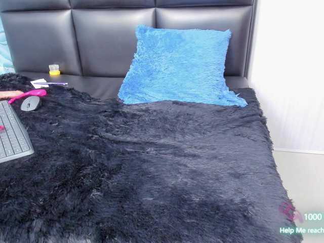Skinny-Mature live cam on BongaCams