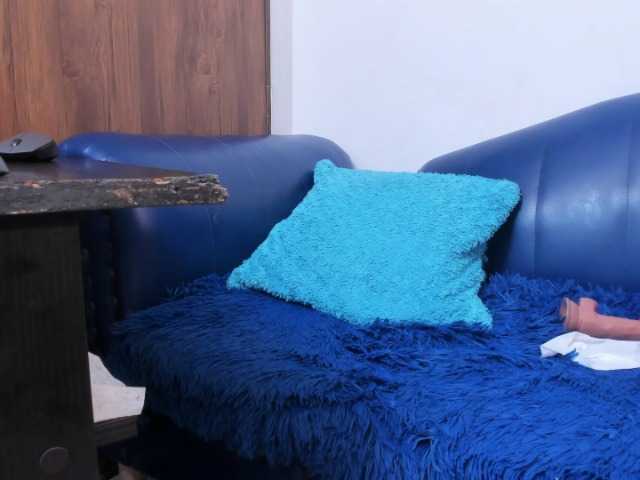 skinny-mature live sex show