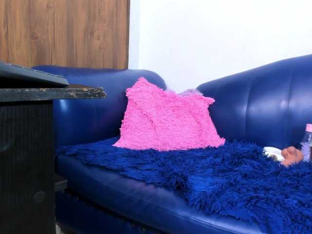 Skinny-Mature live cam on BongaCams