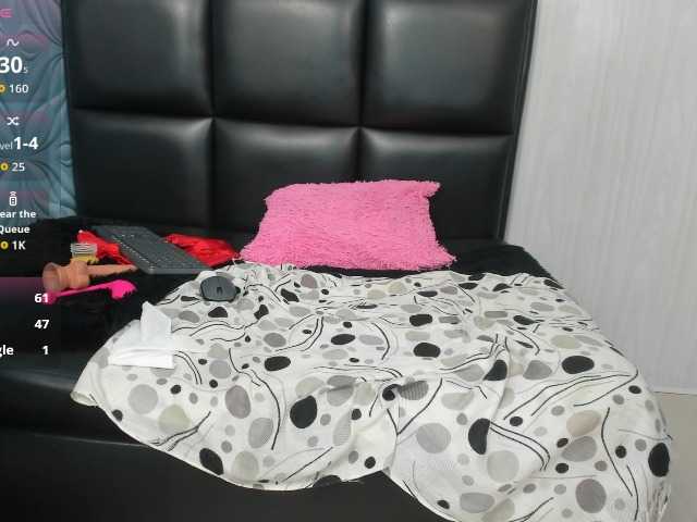 Skinny-Mature live webcam show