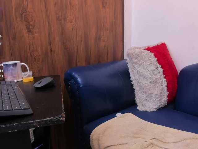 Skinny-Mature's BongaCams show and profile